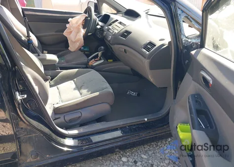 2009 Honda Civic Lx z USA, uszkodzony, nr VIN 19XFA16539E044112